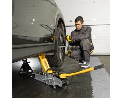 Домкрат гидравлический подкатной с фиксатором, 2,5 т, 85-385 мм, в пласт. кейсе Denzel-foto24