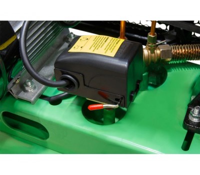 Компрессор ECO AE-1005-B1 ременной (380 л/мин, 8 атм, ременной, масляный, ресив. 100 л, 220 В, 2.20 кВт) (AE-1005-B1)