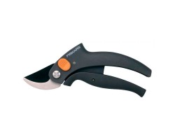 Секатор FISKARS плоскостной с рычажным приводом FISKARS