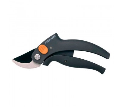 Секатор FISKARS плоскостной с рычажным приводом FISKARS