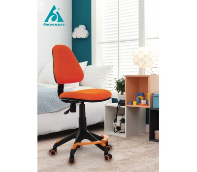 Кресло детское Бюрократ KD-4-F оранжевый жираф крестовина пластик подст.для ног Кресло детское Бюрократ KD-4-F оранжевый жираф крестовина пластик подст.для ног