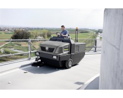 Подметально-Всасывающая МашинаKM 150/500 R D Classic-foto4