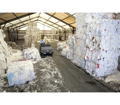 Подметально-Всасывающая МашинаKM 130/300 R D